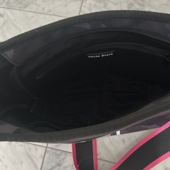 Haute Shore black camo bag with hot pink and black shoulder strap. - Picture 3 of 4